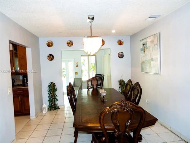 285 NW 48th Pl, Miami FL 33126 - Miami, FL - Photo 7