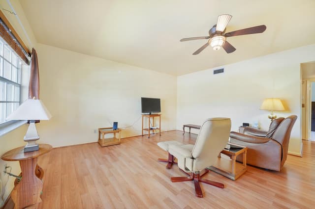 1990 NE 33RD Street # 3, Lighthouse Point FL 33064 - Lighthouse Point, FL - Photo 2