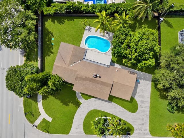 8200 SW 164th St, Palmetto Bay FL 33157 - Palmetto Bay, FL - Photo 2
