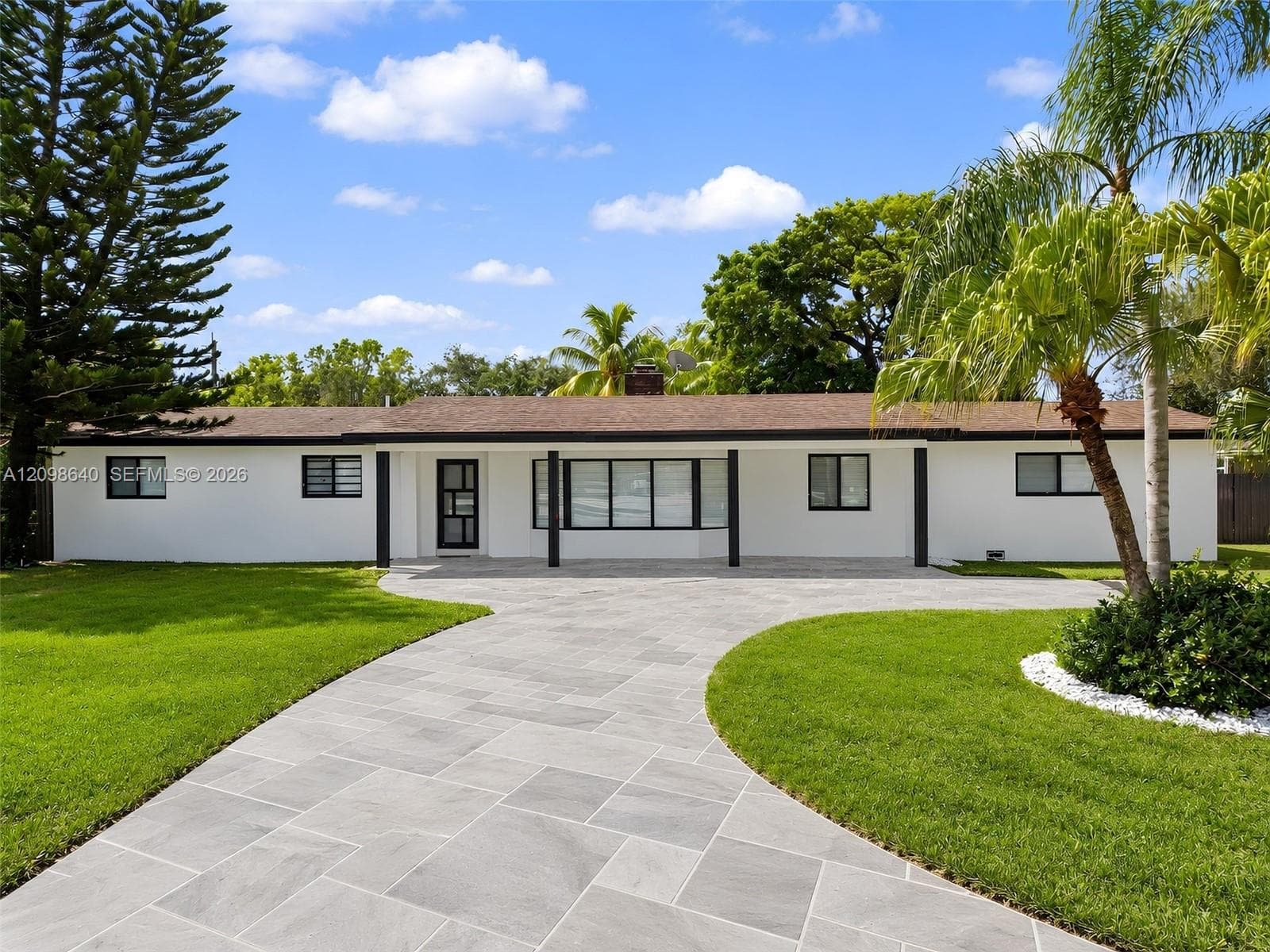 8200 SW 164th St, Palmetto Bay FL 33157