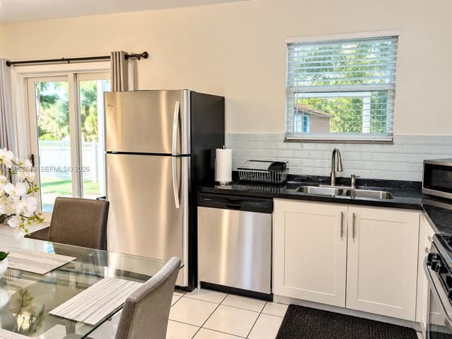 11525 SW 187th Ter, Miami FL 33157 - Miami, FL - Photo 4