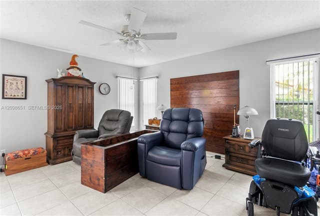 10307 70th St, Tamarac FL 33321 - Tamarac, FL - Photo 5