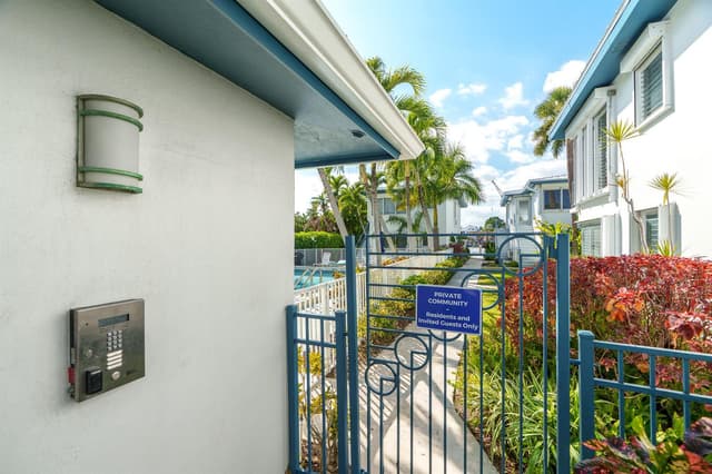 561 BAYSHORE Drive # 7, Fort Lauderdale FL 33304 - Fort Lauderdale, FL - Photo 3