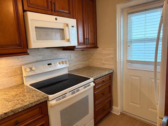 1427 E Hillsboro Boulevard Apt 528, Deerfield Beach FL 33441 - Deerfield Beach, FL - Photo 2