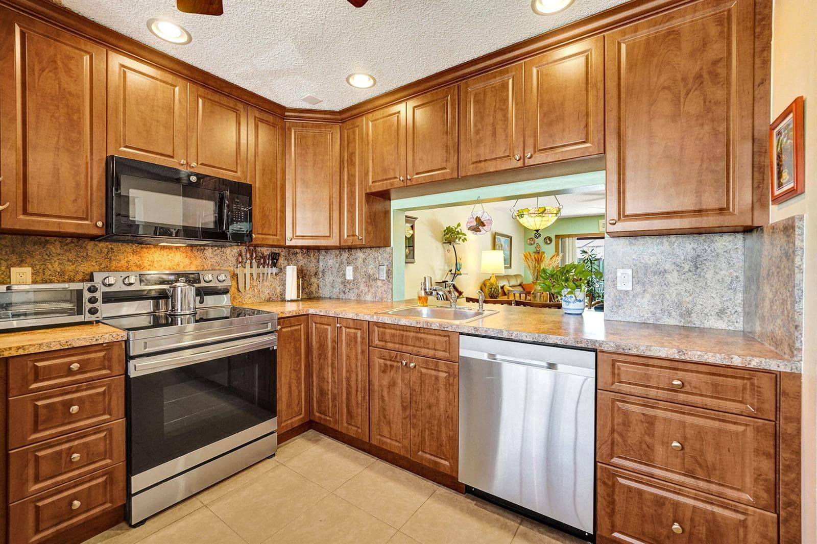 10772 NW 11TH Street, Pembroke Pines FL 33026 - Pembroke Pines, FL - Photo 1