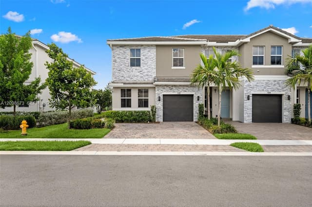 198 SW 170th Ave, Pembroke Pines FL 33027 - Pembroke Pines, FL - Photo 2