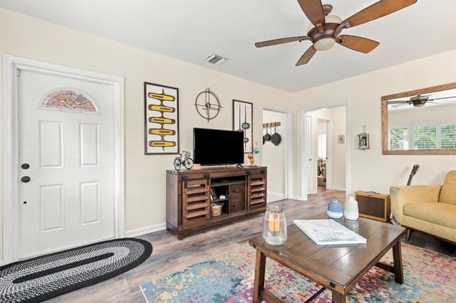330 CORNELL Drive, FL 33460 - Photo 7