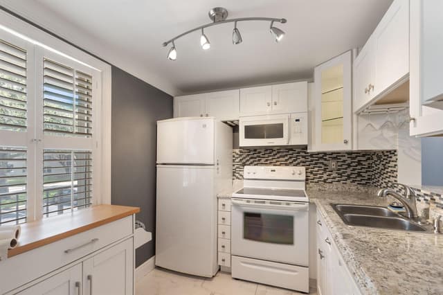 9401 Lime Bay Boulevard # 214, Tamarac FL 33321 - Tamarac, FL - Photo 2