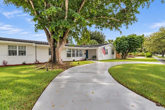 16401 SW 82nd Ave, Palmetto Bay FL 33157 - Palmetto Bay, FL - Photo 2