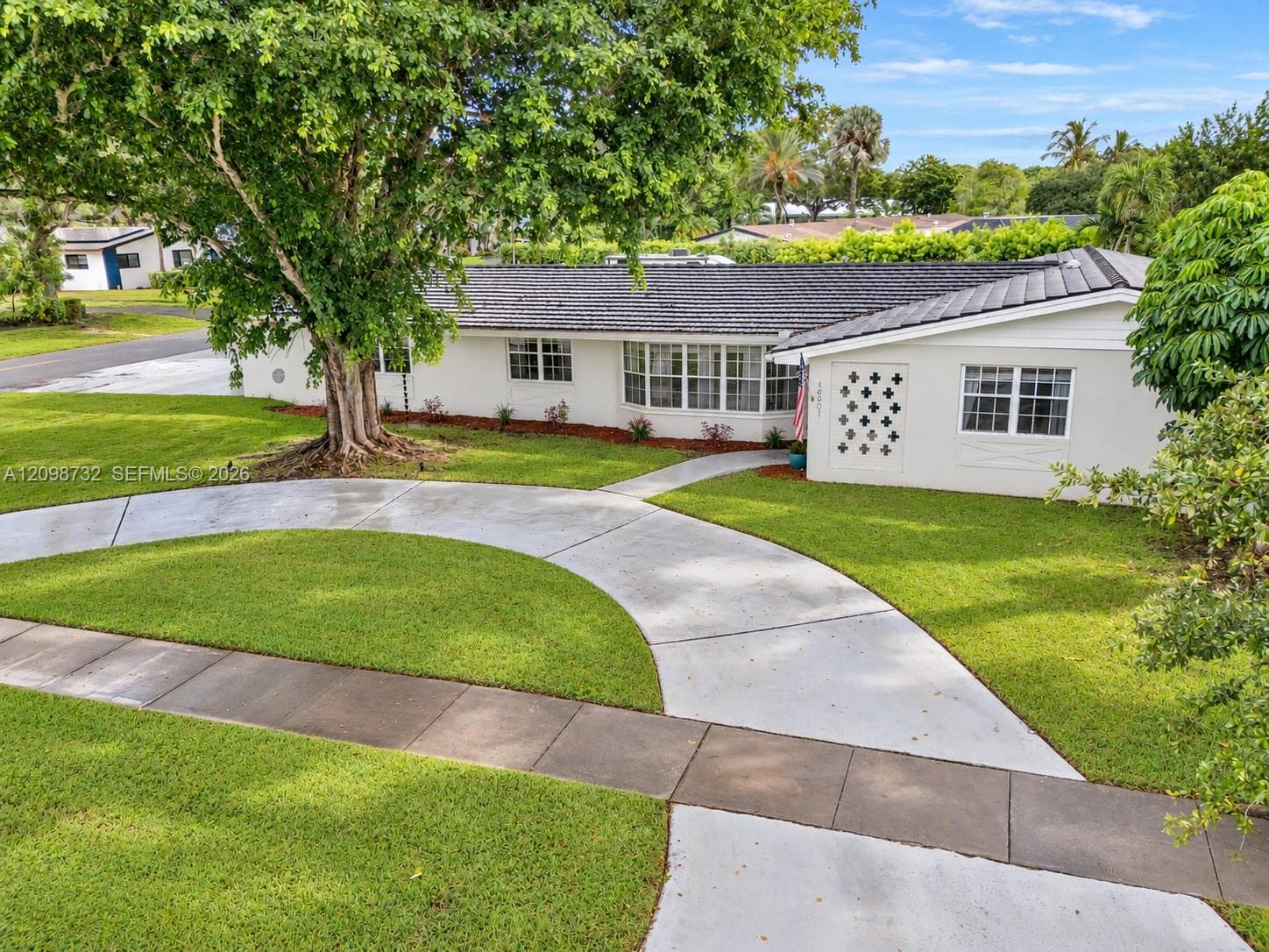 16401 SW 82nd Ave, Palmetto Bay FL 33157 - Palmetto Bay, FL - Photo 1
