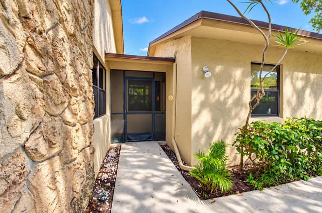 772 NW 25th Avenue, Delray Beach FL 33445 - Delray Beach, FL - Photo 2