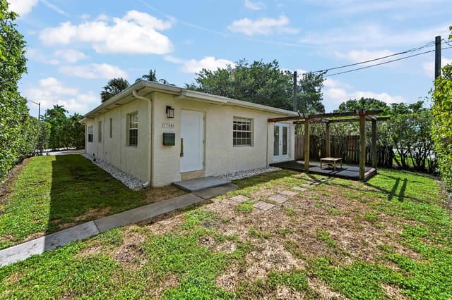 284 Lytton Court, West Palm Beach FL 33405 - West Palm Beach, FL - Photo 6