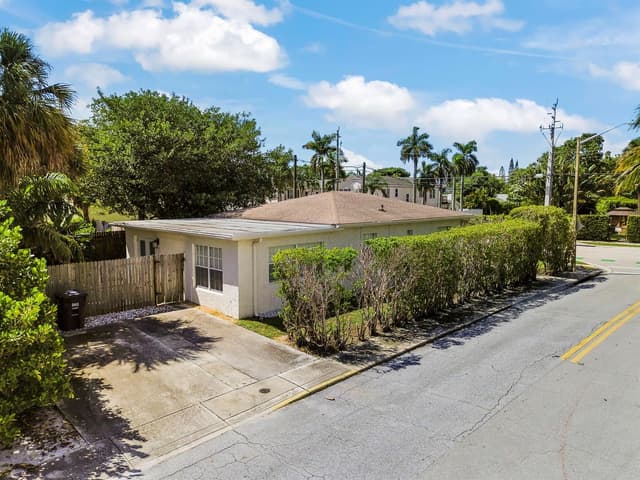 284 Lytton Court, West Palm Beach FL 33405 - West Palm Beach, FL - Photo 5