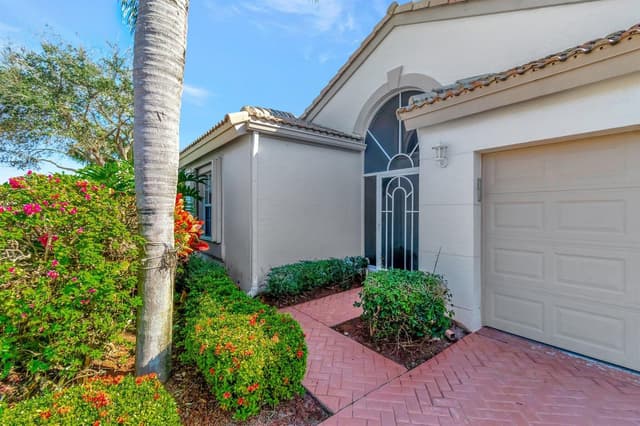 5670 Swaying Palm Lane, Boynton Beach FL 33437 - Boynton Beach, FL - Photo 2