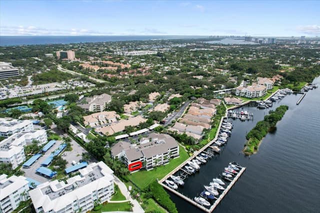 526 OAK HARBOUR Drive # 526, Juno Beach FL 33408 - Juno Beach, FL - Photo 2