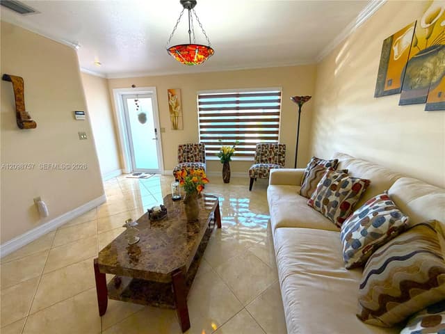 10110 SW 23rd Ter, Miami FL 33165 - Miami, FL - Photo 6