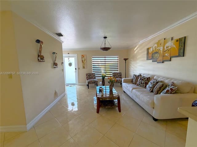 10110 SW 23rd Ter, Miami FL 33165 - Miami, FL - Photo 7