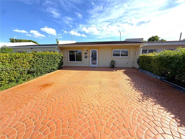 10110 SW 23rd Ter, Miami FL 33165 - Miami, FL - Photo 3