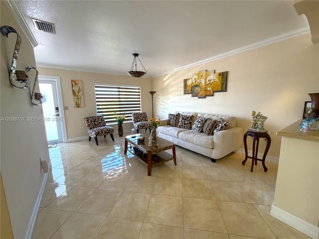 10110 SW 23rd Ter, Miami FL 33165 - Miami, FL - Photo 5