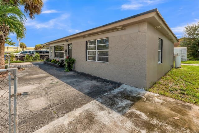 2308 NW 13th Ct, Fort Lauderdale FL 33311 - Fort Lauderdale, FL - Photo 3