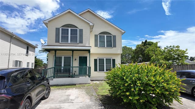 1738 SW 44th Ter, Fort Lauderdale FL 33317 - Fort Lauderdale, FL - Photo 2