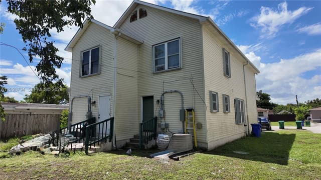1738 SW 44th Ter, Fort Lauderdale FL 33317 - Fort Lauderdale, FL - Photo 7