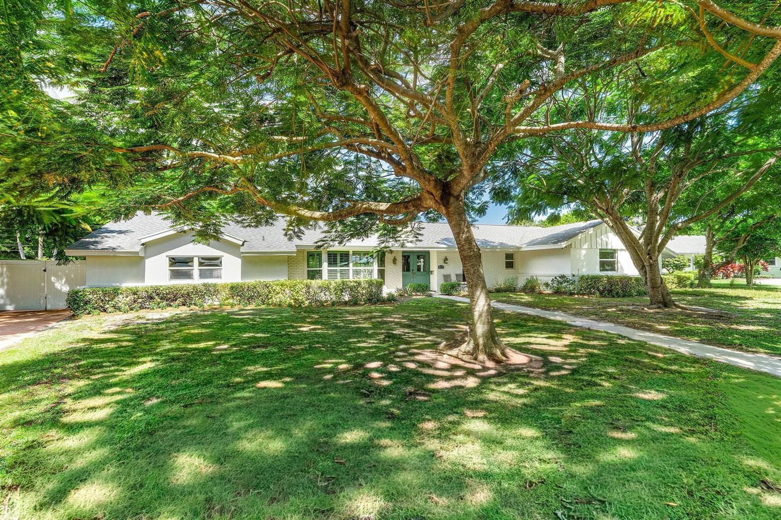 817 Anchorage Drive, North Palm Beach FL 33408 - North Palm Beach, FL - Photo 1