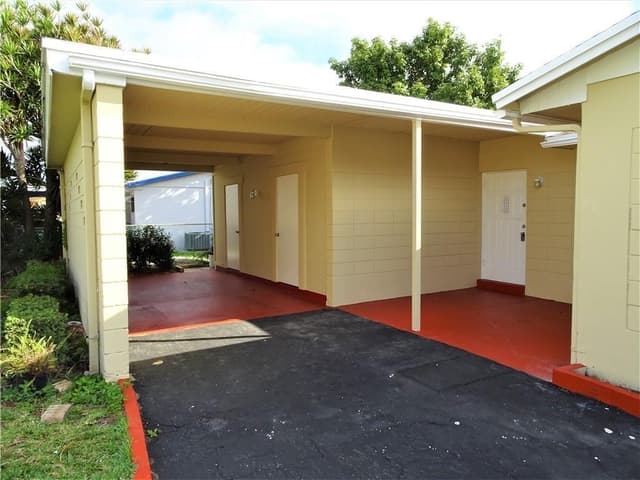 2230 AVENUE H W, Riviera Beach FL 33404 - Riviera Beach, FL - Photo 2