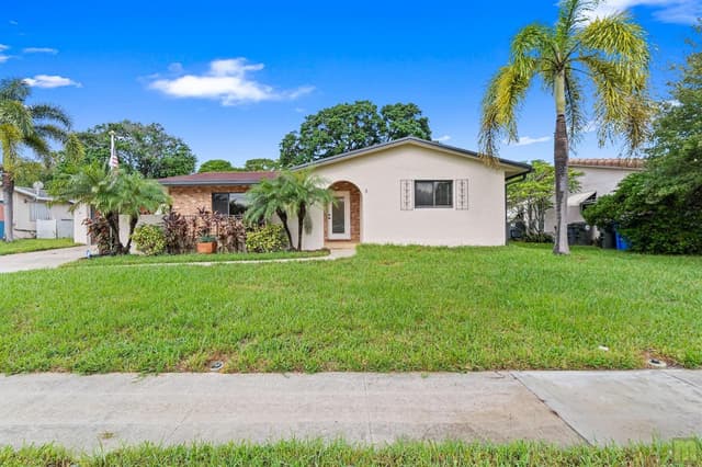821 NW 42ND Avenue, Coconut Creek FL 33066 - Coconut Creek, FL - Photo 3