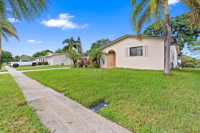 821 NW 42ND Avenue, Coconut Creek FL 33066 - Coconut Creek, FL - Photo 4