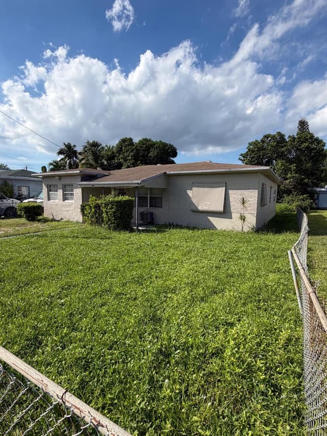4311 SW 19TH Street, West Park FL 33023 - West Park, FL - Photo 4