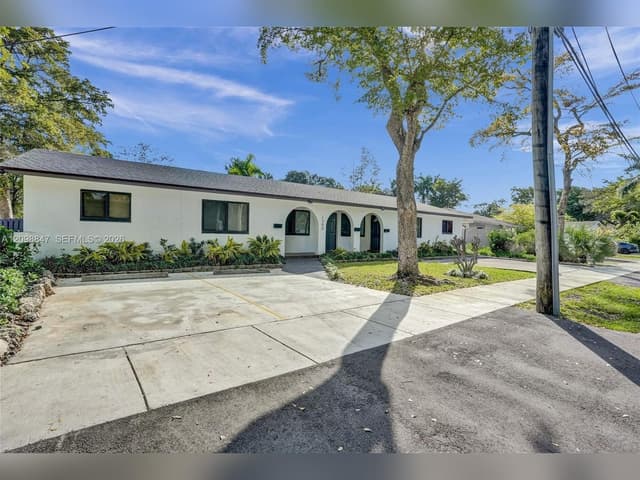 2300 SW 18th Ter, Fort Lauderdale FL 33315 - Fort Lauderdale, FL - Photo 3