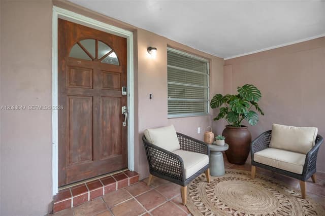 250 Laurel Way, Miami Springs FL 33166 - Miami Springs, FL - Photo 5