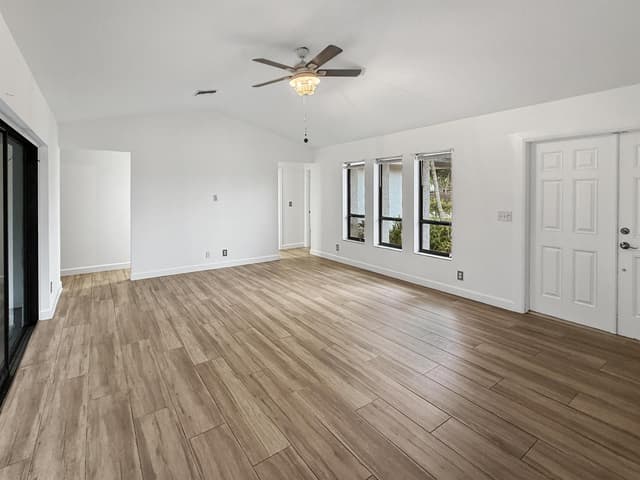 102 Valencia Street, Royal Palm Beach FL 33411 - Royal Palm Beach, FL - Photo 7