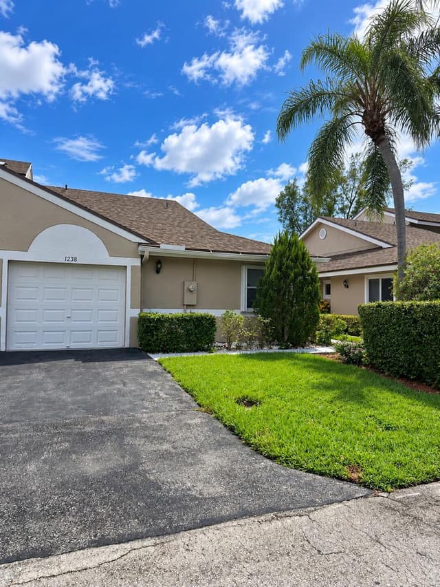 1238 NW 51ST Way # 1238, Deerfield Beach FL 33442 - Deerfield Beach, FL - Photo 2