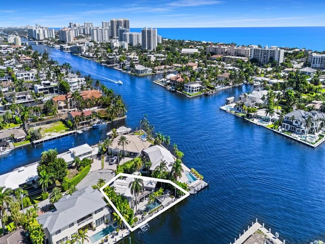 2880 NE 24TH Place, Fort Lauderdale FL 33305 - Fort Lauderdale, FL - Photo 2