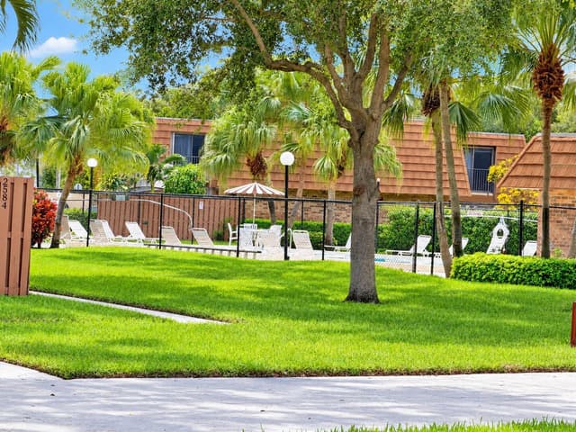 2590 LAKEVIEW Court, Cooper City FL 33026 - Cooper City, FL - Photo 3