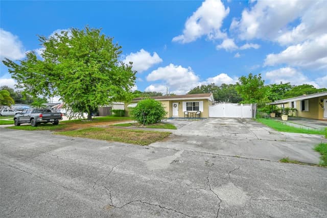 230 N 67th Ave, Hollywood FL 33024 - Hollywood, FL - Photo 2
