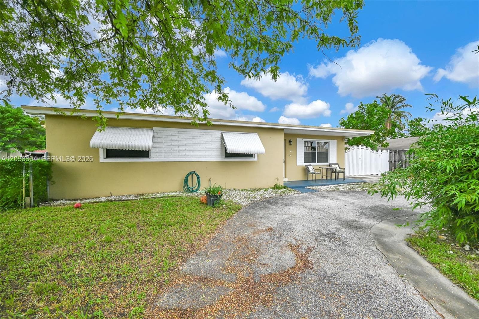 230 N 67th Ave, Hollywood FL 33024