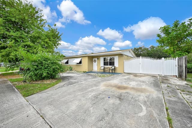 230 N 67th Ave, Hollywood FL 33024 - Hollywood, FL - Photo 4
