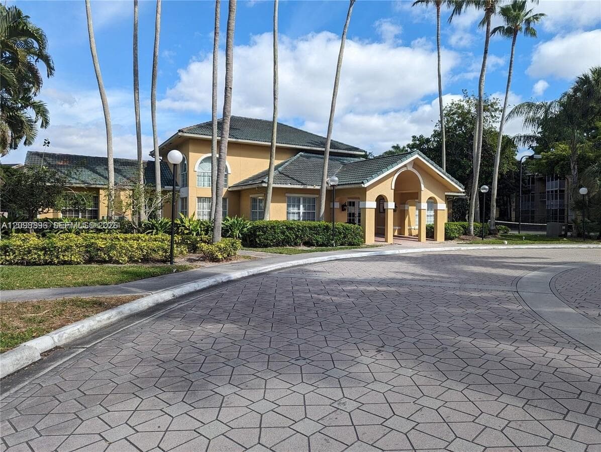 4055 W Mcnab Rd # H112, Pompano Beach FL 33069 - Pompano Beach, FL - Photo 1