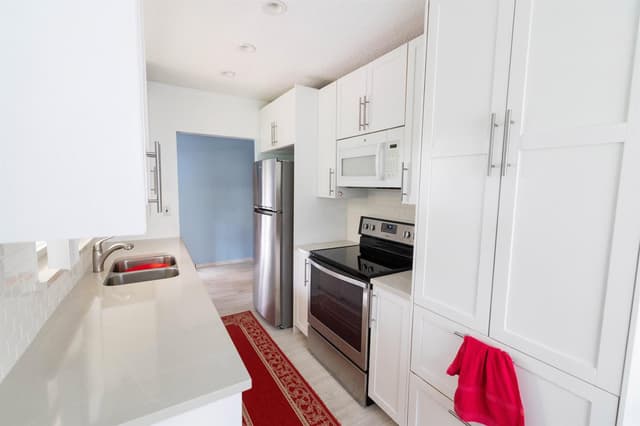 11030 NW 27TH Place, Sunrise FL 33322 - Sunrise, FL - Photo 3