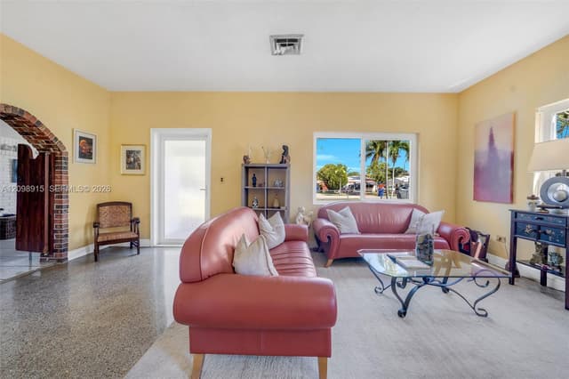2048 NE 180th St, North Miami Beach FL 33162 - North Miami Beach, FL - Photo 2