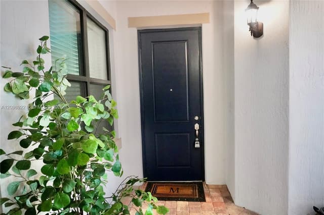 11646 SW 13th Ln, Pembroke Pines FL 33025 - Pembroke Pines, FL - Photo 4