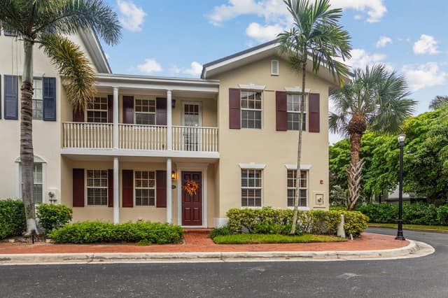 1059 W HERITAGE CLUB Circle, Delray Beach FL 33483 - Delray Beach, FL - Photo 2