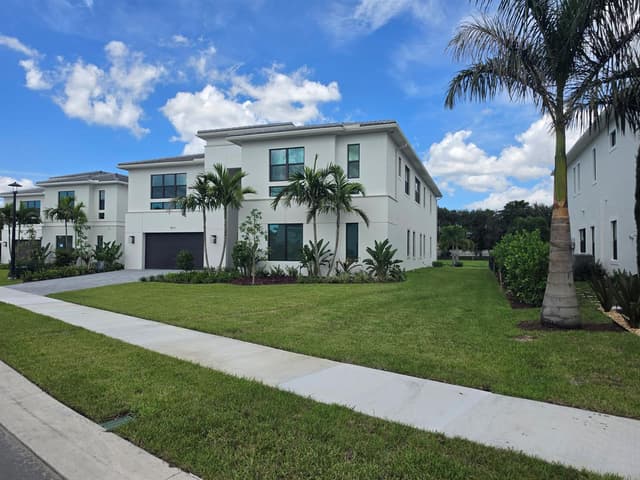 9911 MERAVITA Avenue, Boca Raton FL 33496 - Boca Raton, FL - Photo 3