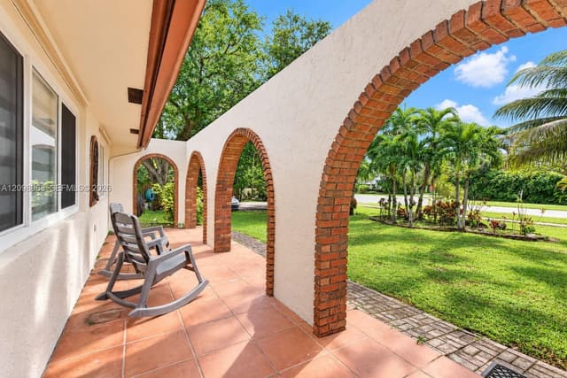 16110 Stirling Rd, Southwest Ranches FL 33331 - Southwest Ranches, FL - Photo 4