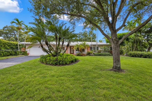 1245 Algardi Ave, Coral Gables FL 33146 - Coral Gables, FL - Photo 2