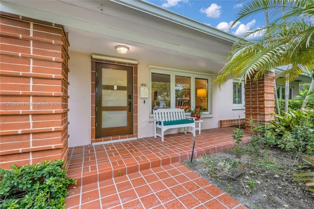 1245 Algardi Ave, Coral Gables FL 33146 - Coral Gables, FL - Photo 3