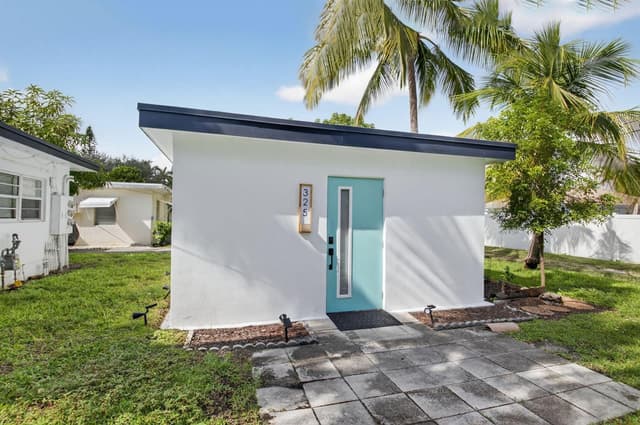 323 DE CARIE Street # 1, Delray Beach FL 33444 - Delray Beach, FL - Photo 7